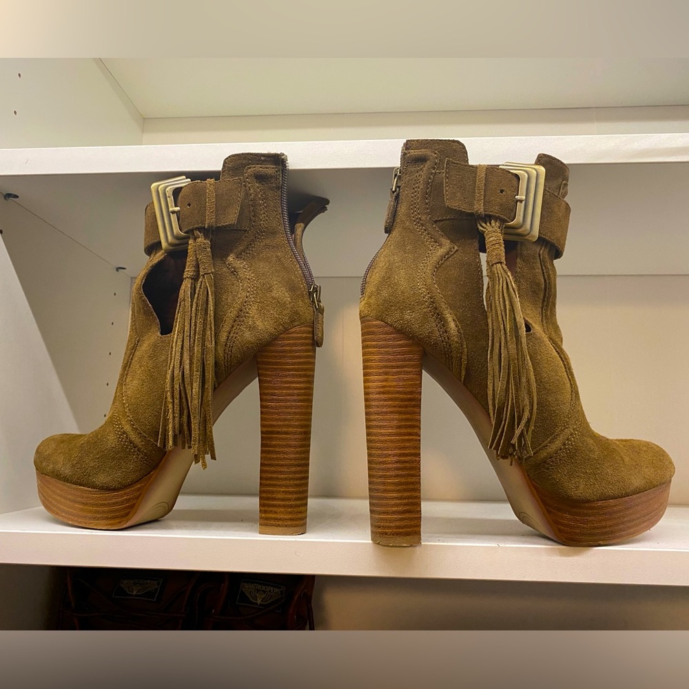EUC Barely worn stored in box brown suede leather Boutique 9 high heel platforms
